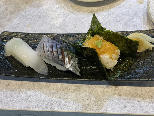 立喰い寿司 鮨處八千代 新宿三丁目店的實拍高清圖