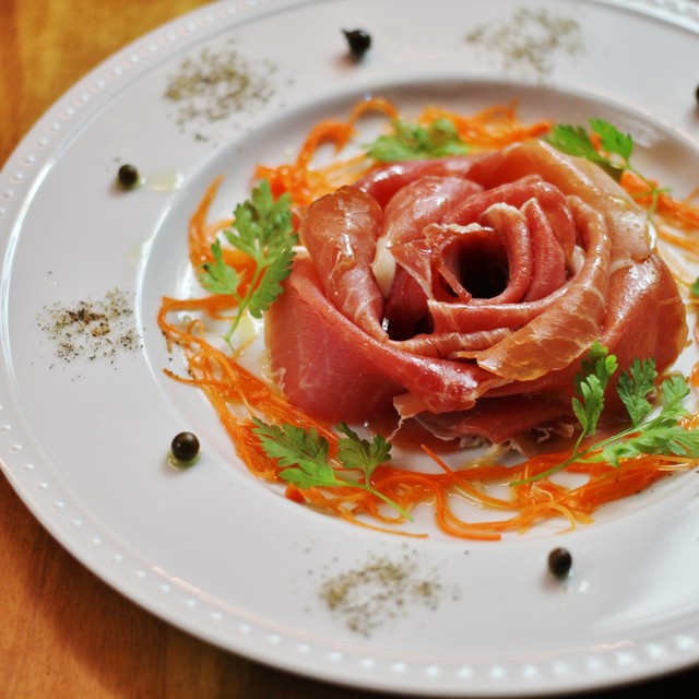show restaurant nest 新宿店的實拍高清圖