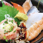 銀八丼 東大赤門前店的实拍图