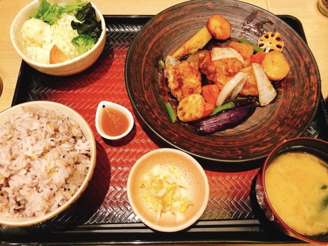 大戸屋 ユニバーサルシティ店的實拍高清圖