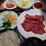 焼肉 しまづ的实拍图