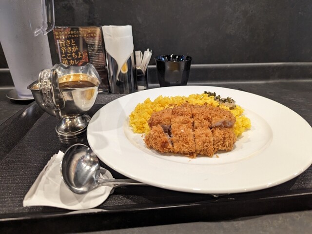 recommendations image for 旨さと辛さがここちよい黒カレー 萬栄カレー