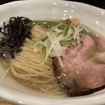 サッポロ ラーメン ハチ的实拍图