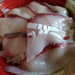 湾岸市場的實拍圖