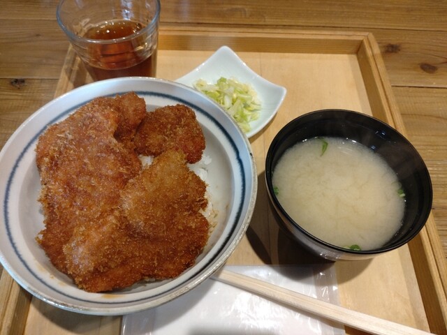 新潟カツ丼 タレカツ 神保町すずらん通り店的实拍高清图