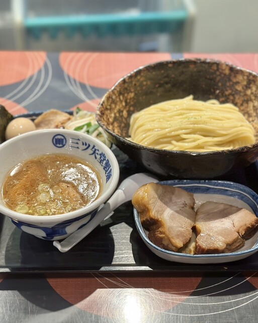 三ツ矢堂製麺 中目黒店的實拍高清圖