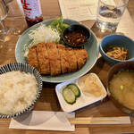 テイスティングバー 柴田屋酒店 本店的實拍圖