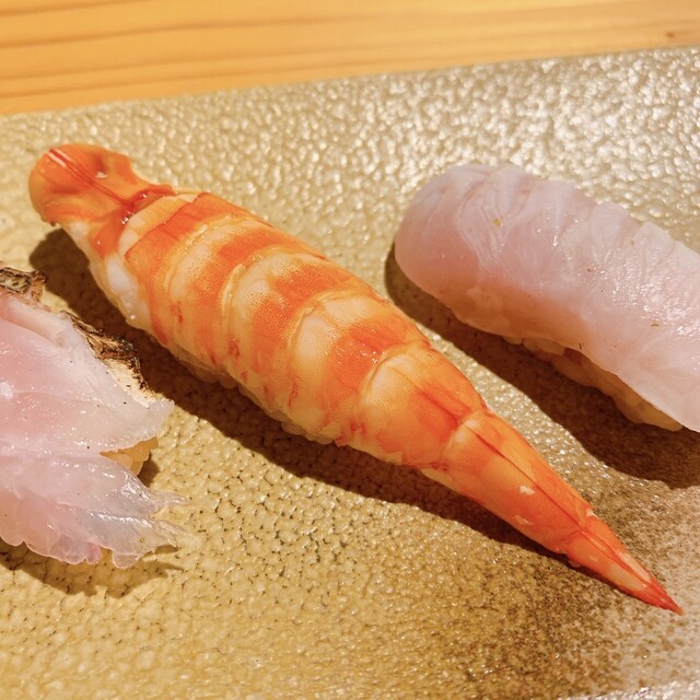 鮨 水魚的實拍高清圖