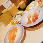 回転寿し魚まる的实拍图
