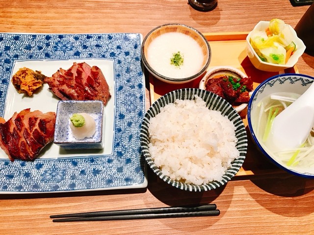 炭焼牛たん東山　 博多大丸店的實拍高清圖