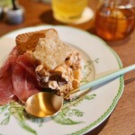 cafe milkygreek 麻布十番店的实拍图