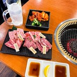 焼肉の三是的实拍图