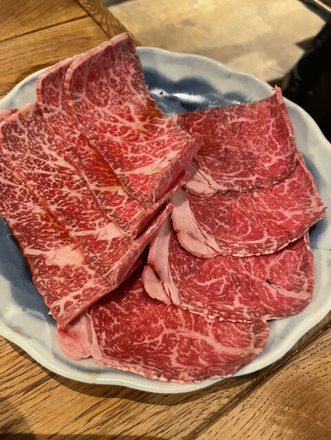 日本酒と焼肉 吉岡太一的实拍高清图