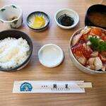 鱗晃 積丹本店的實拍圖