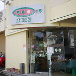 AT THE 21的实拍图