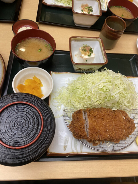 とんかつ伊勢  新宿野村ビル店的實拍高清圖
