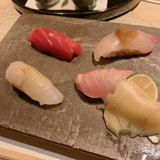 梅田 鮨 よこ田的實拍高清圖