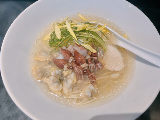 鶏そば・ラーメン Tonari的實拍高清圖