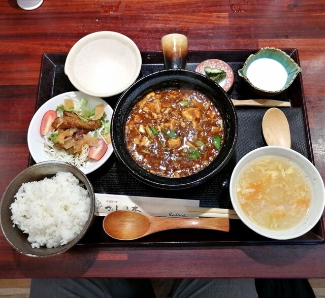 中国料理 かしの木的实拍高清图