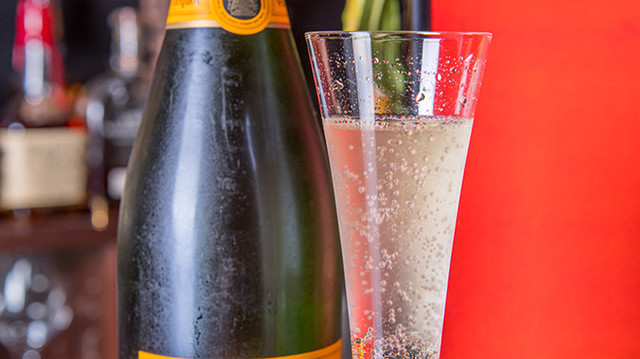 バー クラ クラ的实拍高清图