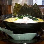 横浜家系ラーメン 極豚家的實拍圖