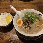 熟成細麺 宝屋 西小路五条店的實拍圖