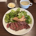 肉塊 UNO的實拍圖