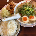 ラーメン魁力屋 西大路西ノ京店的实拍图