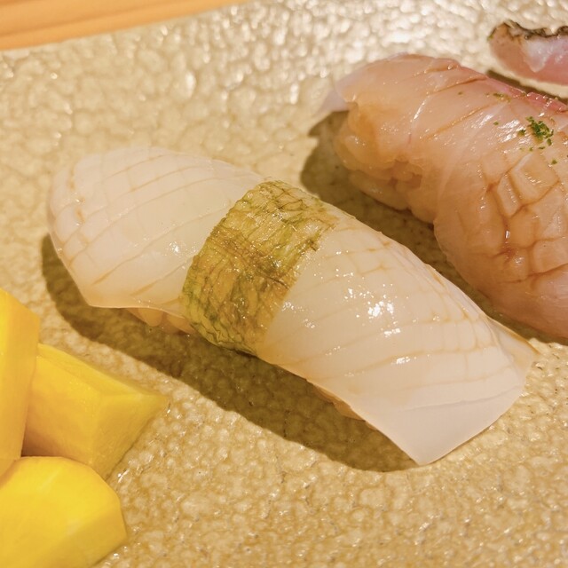 鮨 水魚的實拍高清圖