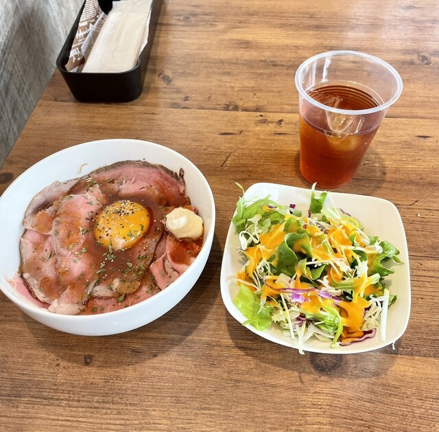Kalm Cafe&Bar的实拍高清图