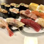 Bar&Sushi 紺と白的实拍图
