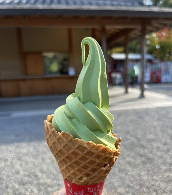豆政　 金閣寺境内売店的實拍高清圖