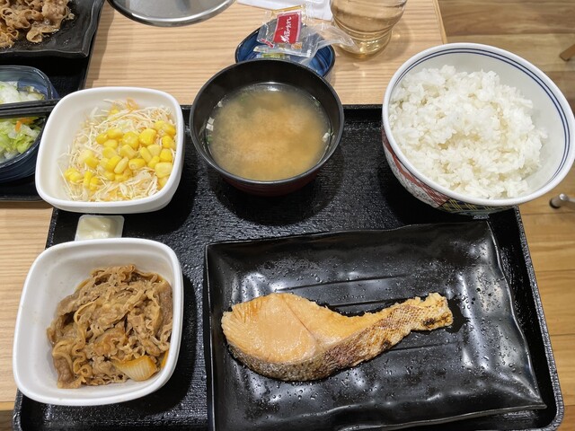 吉野家 三鷹駅南口店的實拍高清圖