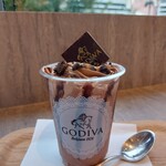GODIVA cafe 日比谷店的實拍圖