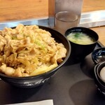 伝説のすた丼屋 蒲田店的实拍图