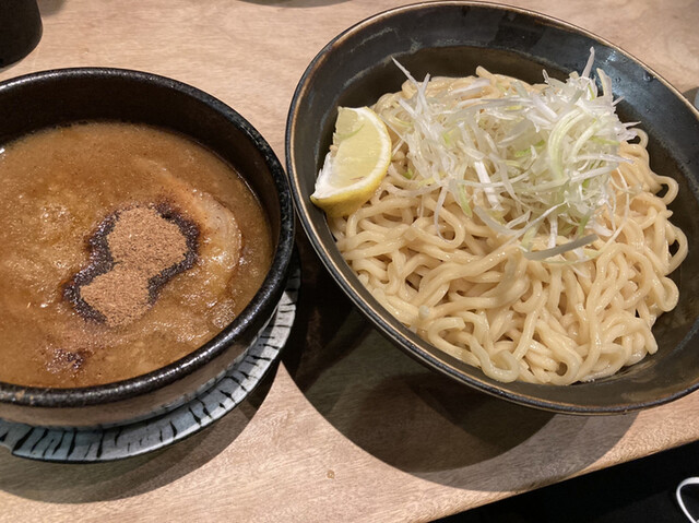 俺の創作らぁめん 極や 神田 神保町店的實拍高清圖