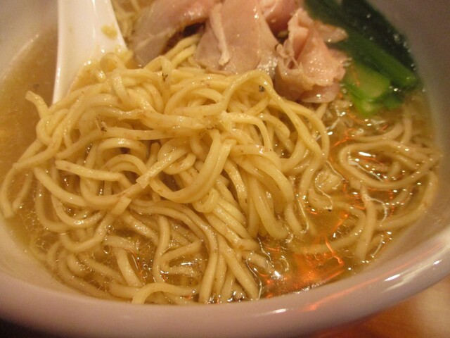 真鯛らーめん 麺魚 秋葉原UDX秋葉原拉麺劇場店的实拍高清图