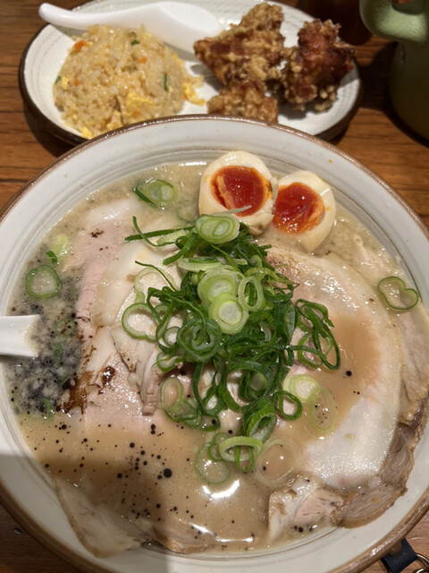 らーめん あらうま堂 梅田一番街店的實拍高清圖