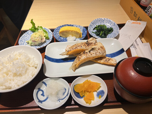 焼魚定食と釜戸ごはん 梅田食堂的實拍高清圖