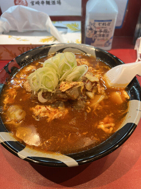 宮崎辛麺酒場 大井町バル横丁的实拍高清图