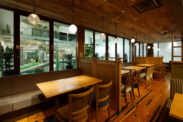 梅田 阪急三番街 リバーカフェ的实拍高清图