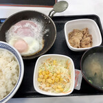 吉野家 円町店的實拍圖
