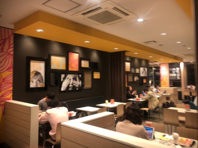 マクドナルド 外環勧修寺店的实拍高清图