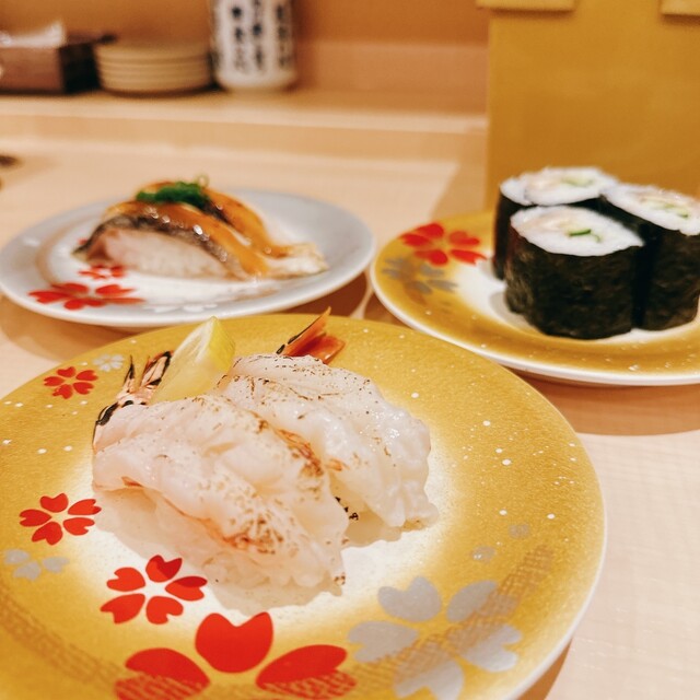 回転寿し魚まる的实拍高清图