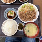 天山食堂的實拍圖