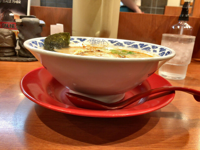 九州らーめん亀王 難波ＮＧＫ前店的實拍高清圖