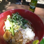 景信山頂上　景信茶屋　青木的实拍图