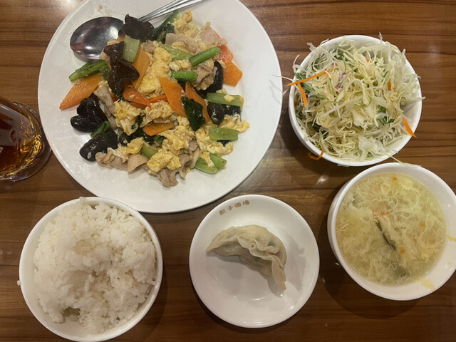 24時間 餃子酒場 目黒店的实拍高清图