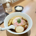 らぁ麺 はやし田 赤羽店的实拍图