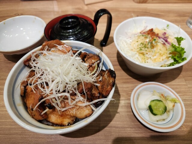 十勝豚丼 いっぴん ニッセイビル店的實拍高清圖